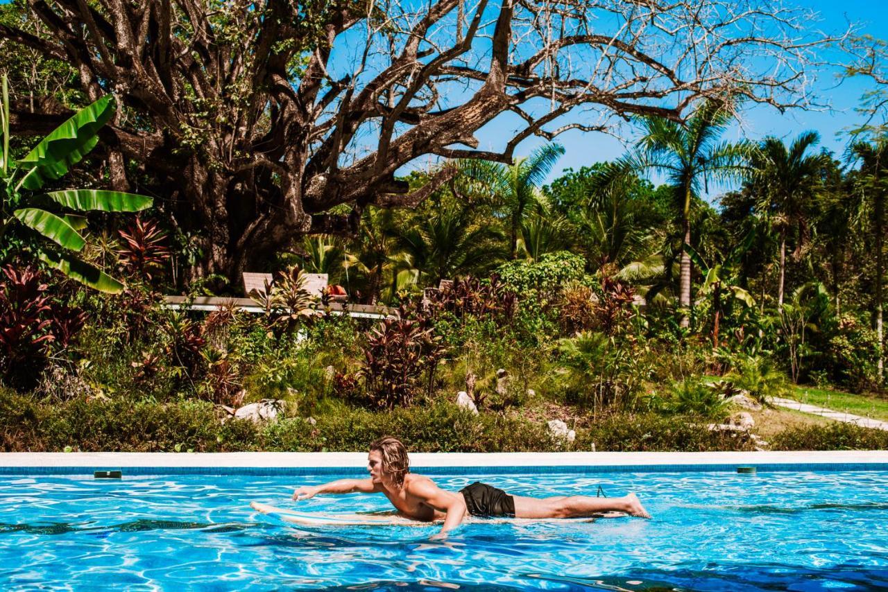 Aves Hotel Montezuma Buitenkant foto